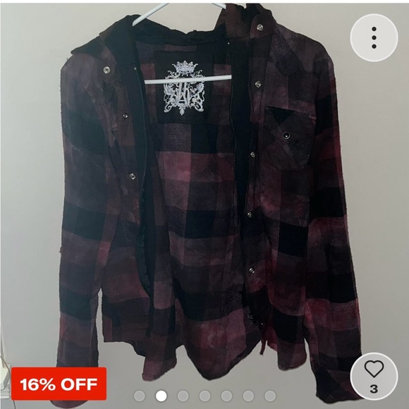 A jacket with both zippers and buttons - Picture 2 of 7